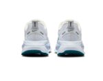 Nike Vomero 18 Womens Running Shoes - Image 2